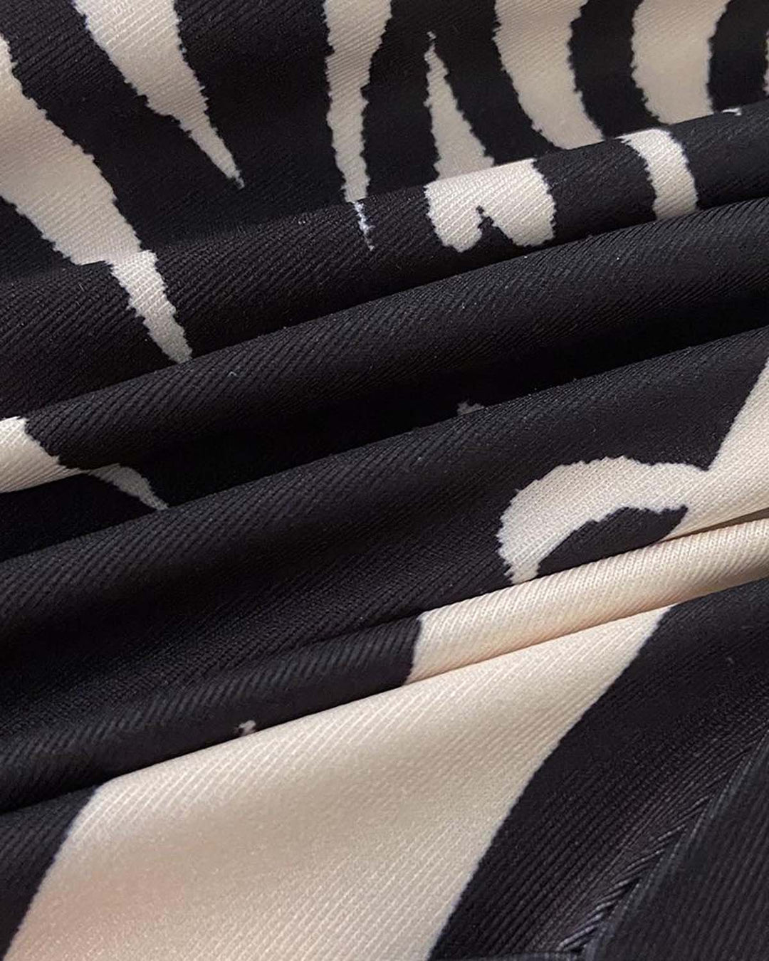 Huda - Sculpted Bloom Dress